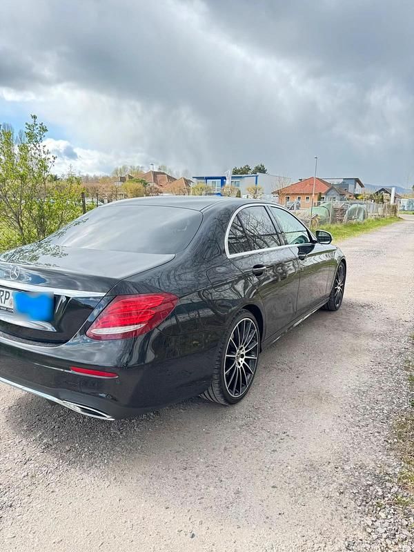 Gebraucht Mercedes E350 286 PS (210 kW) 2018 Schwarz Limousine