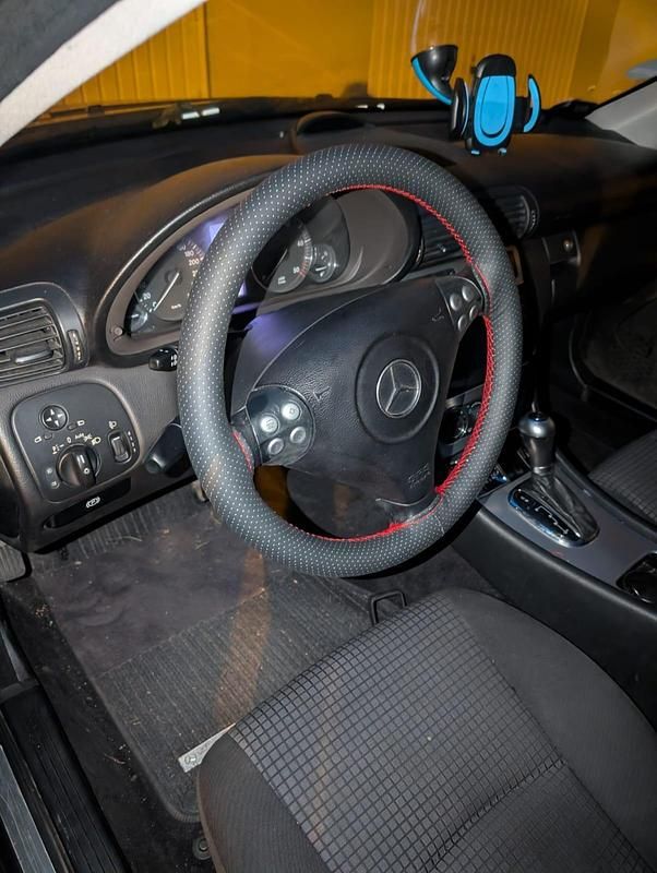 Gebraucht Mercedes C200 122 PS (89 kW) 2008 Schwarz Coupé