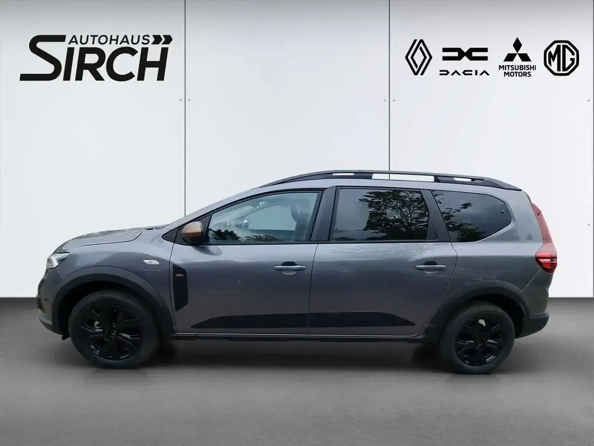 Neu Dacia Jogger Extreme 141 PS (103 kW) 2026 Dolomitgrau Van / Kleinbus