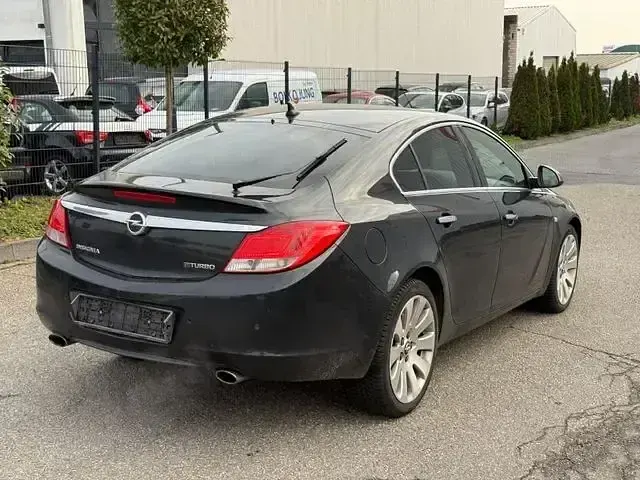 Usata Opel Insignia Innovation 194 CV (142 kW) 2012 Nero Berlina