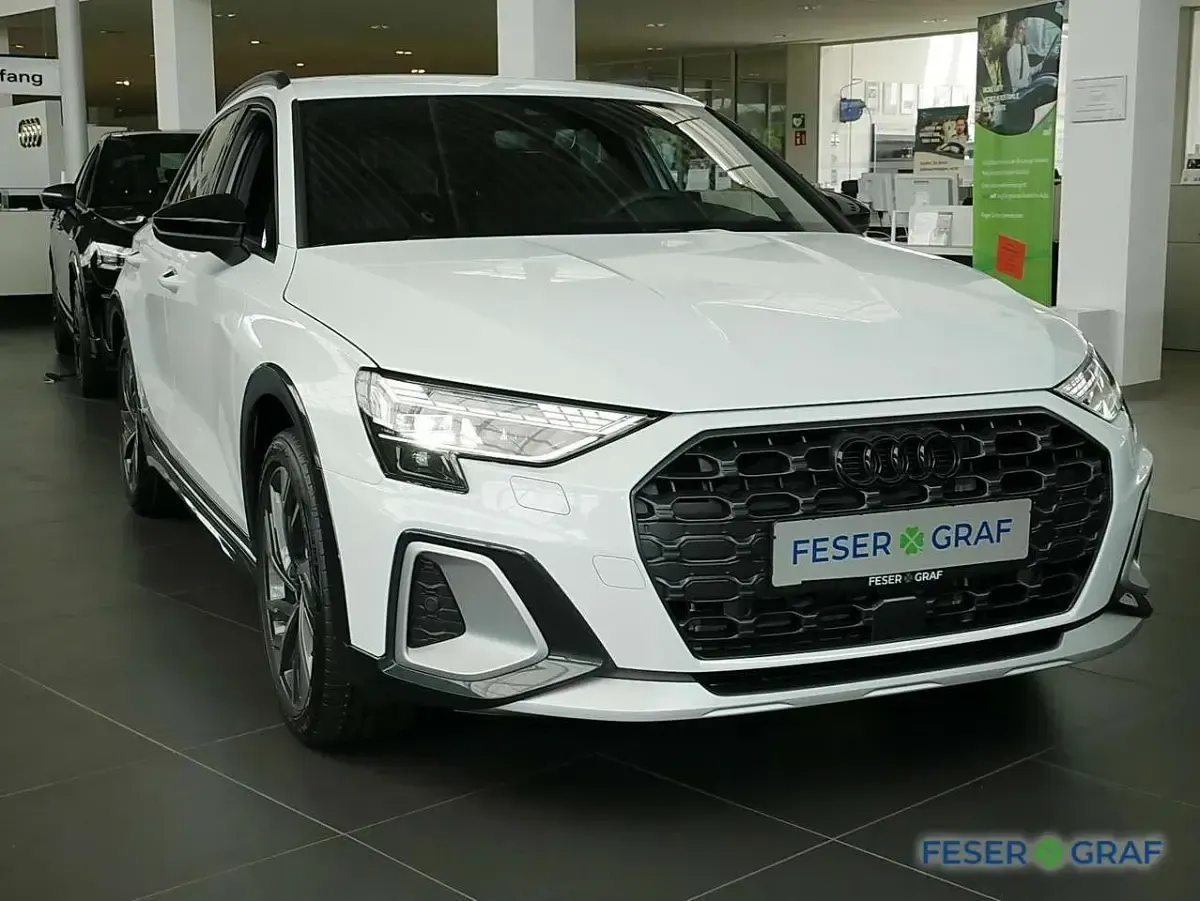 Gebraucht Audi A3 S-Line 204 PS (150 kW) 2025 Weiß Limousine