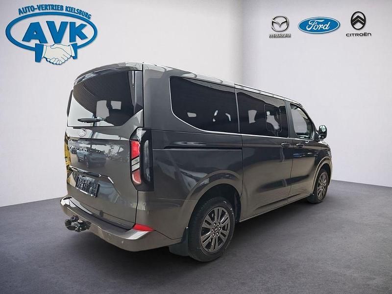 Gebraucht Ford Tourneo 136 PS (100 kW) 2025 Grau Van / Kleinbus