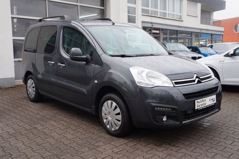 Grau Gebraucht 2017 Citroën Berlingo SELECTION Van / Kleinbus | 11.990 € (Etwas zu teuer) - Bild 1/4