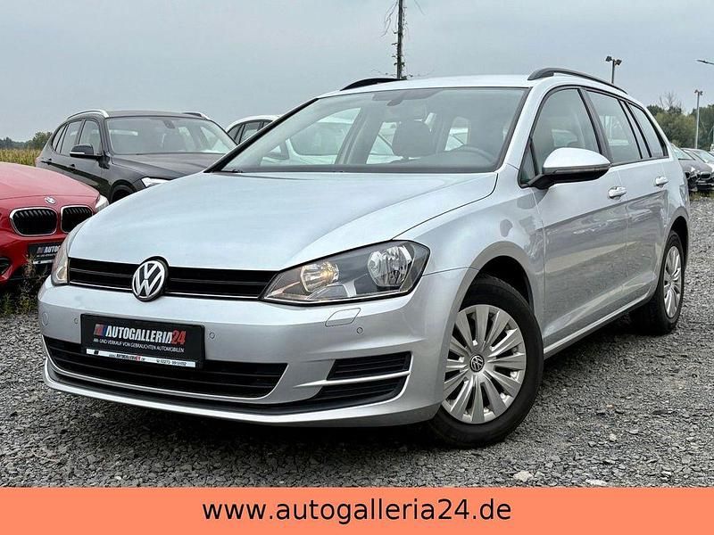 Silber Gebraucht 2014 VW Golf VII Trendline Limousine | 3.990 € (Fairer Preis) - Bild 1/4