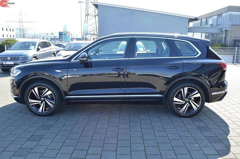 Gebraucht VW Touareg Elegance 286 PS (210 kW) 2021 Deep black perleffekt SUV