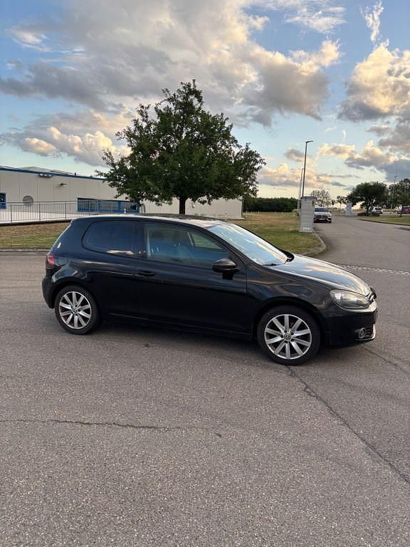 Schwarz Gebraucht 2011 VW Golf VI Comfortline Limousine | 2.650 € (Superpreis) - Bild 1/4