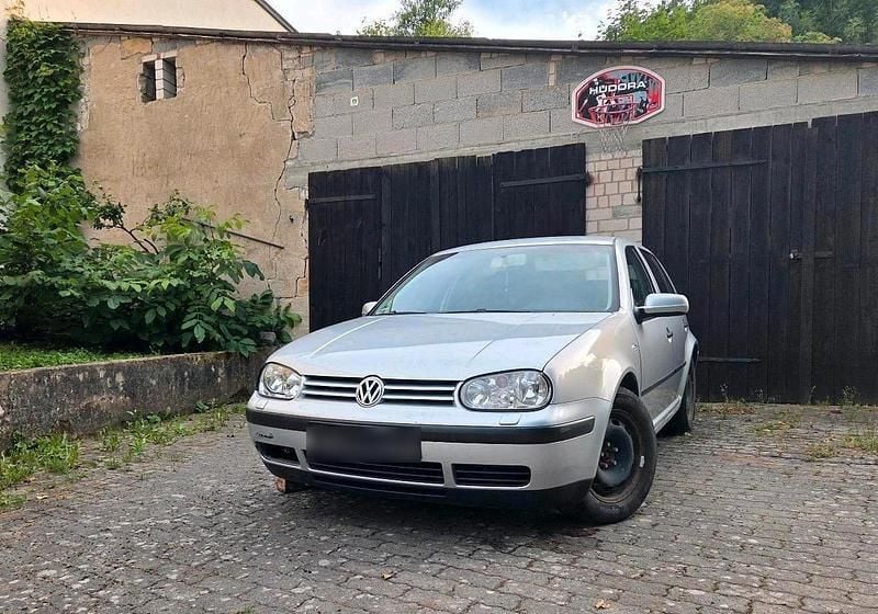 Silber Gebraucht 2003 VW Golf IV Kleinwagen | 499 € (Superpreis) - Bild 1/4
