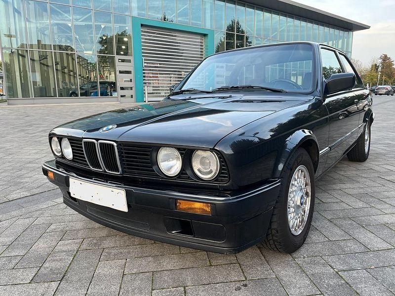 Schwarz Gebraucht 1989 BMW 316 Performance Limousine | 11.590 € - Bild 1/4