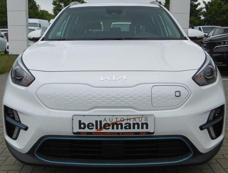 Gebraucht Kia e-Niro Vision 150 kW (204 PS) 2022 Weiß SUV