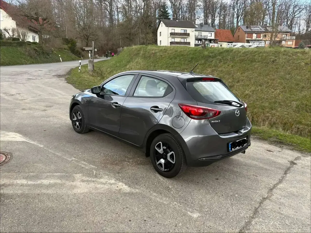 Gebraucht Mazda 2 Center-Line 90 PS (66 kW) 2024 Grau Kleinwagen