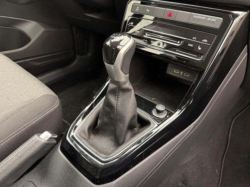 Gebraucht VW T-Cross IQ Drive 115 PS (84 kW) 2024 Weiß SUV