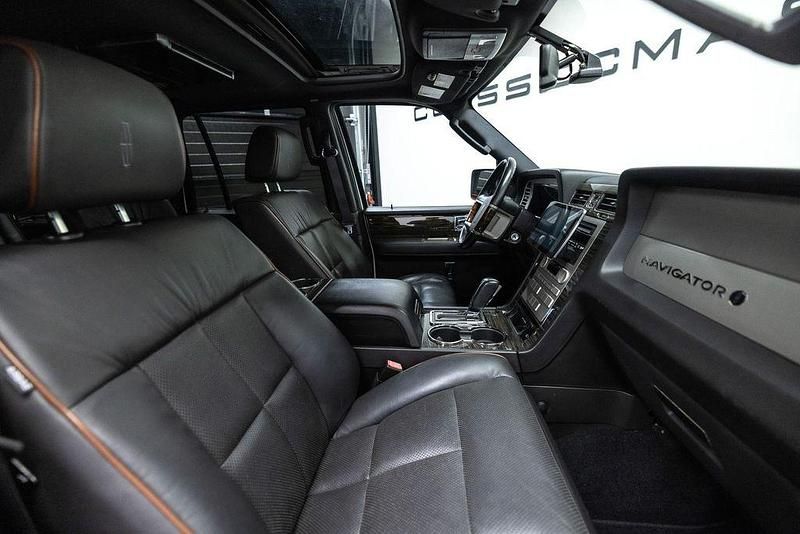 Gebraucht Lincoln Navigator 305 PS (224 kW) 2010 Weiß SUV