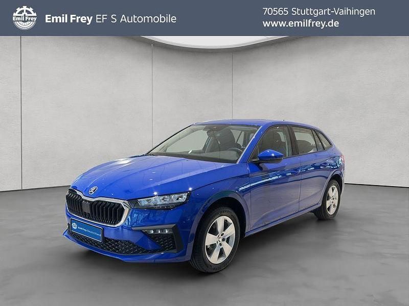 Blau Gebraucht 2025 Skoda Scala Essence Kleinwagen | 22.490 € (Etwas zu teuer) - Bild 1/4