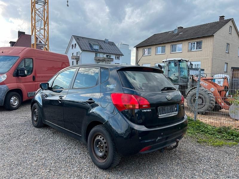Second-hand Kia Venga 128 CP (94 kW) 2012 Negru Hatchback