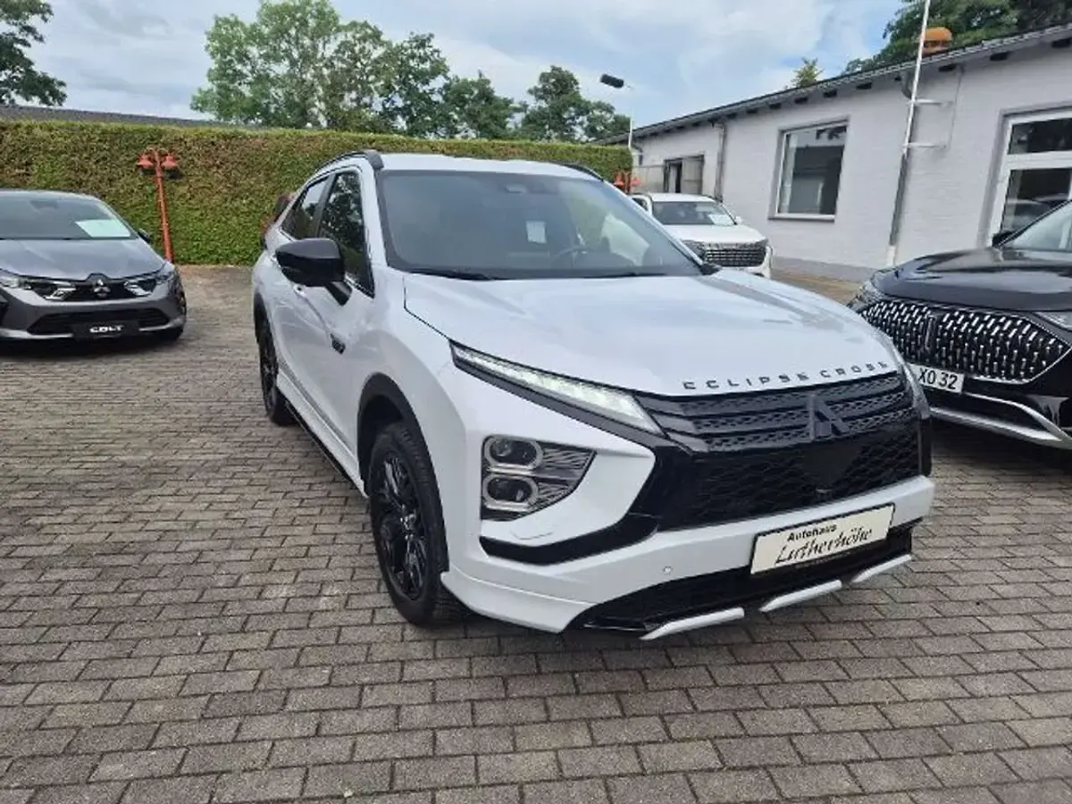 Gebraucht Mitsubishi Eclipse Cross Select 188 PS (138 kW) 2022 Titanweiß SUV