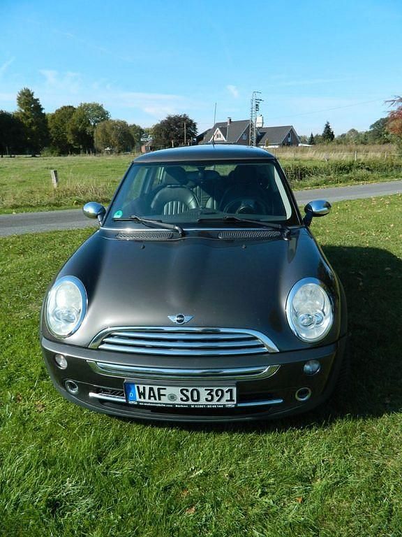 Grau Gebraucht 2006 Mini ONE Kleinwagen | 2.750 € (Fairer Preis) - Bild 1/4