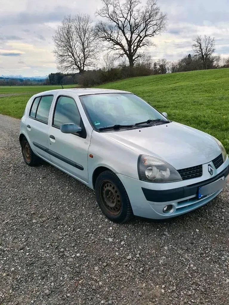 Używany Renault Clio II 75 KM (55 kW) 2002 Szary Hatchback