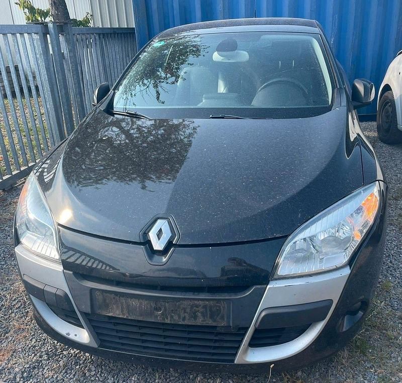 Schwarz Gebraucht 2009 Renault Mégane Coupé Dynamique Coupé | 2.500 € (Guter Preis) - Bild 1/4