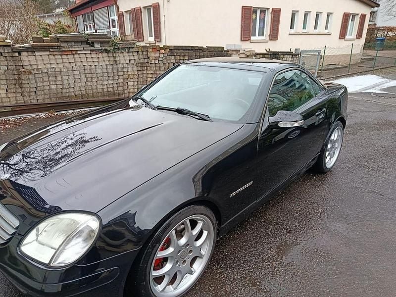 Schwarz Gebraucht 2002 Mercedes SLK200 Cabrio | 7.800 € (Fairer Preis) - Bild 1/4