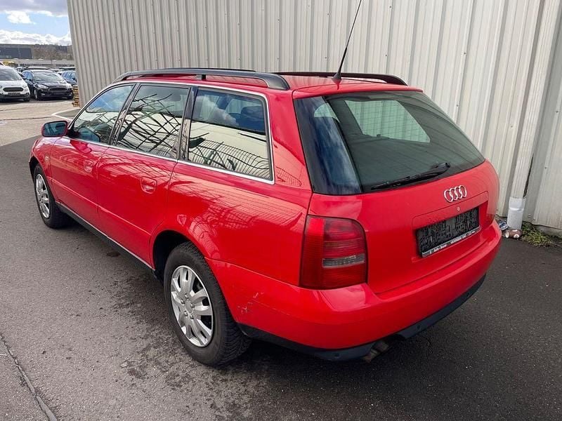 Gebraucht Audi A4 Ambiente 165 PS (121 kW) 1999 Rot Kombi