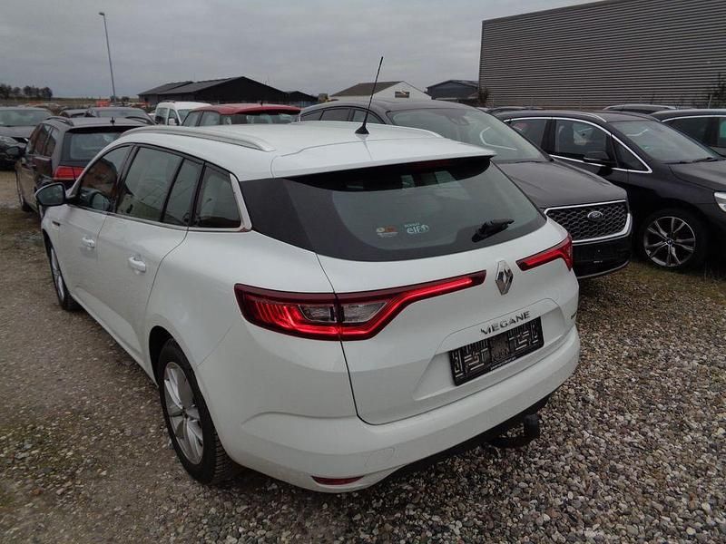 Gebraucht Renault Mégane IV Play 110 PS (80 kW) 2018 Weiß Limousine
