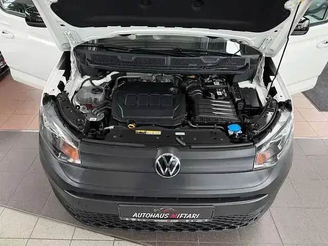 Käytetty VW Caddy 122 HP (89 kW) 2022 Valkoinen Tila-auto