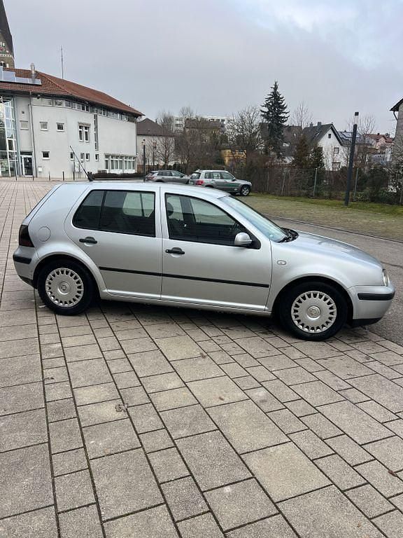 Gebraucht VW Golf IV Edition 116 PS (85 kW) 2001 Grau Limousine