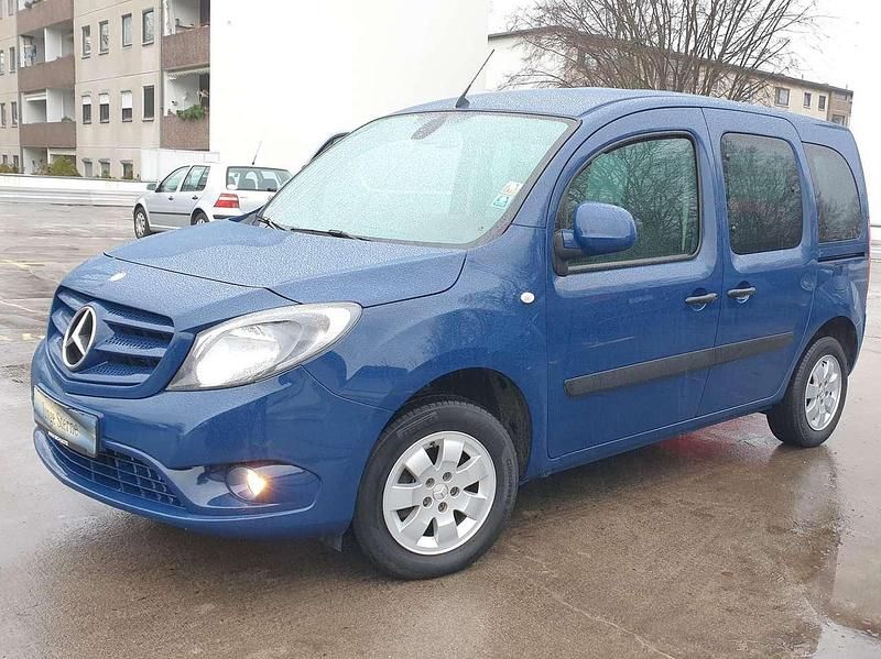 Gebraucht Mercedes Citan 111 110 PS (80 kW) 2018 Tintenblau Van / Kleinbus