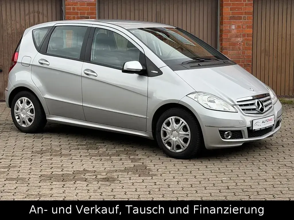 Gebraucht Mercedes A160 95 PS (69 kW) 2012 Silber Kleinwagen