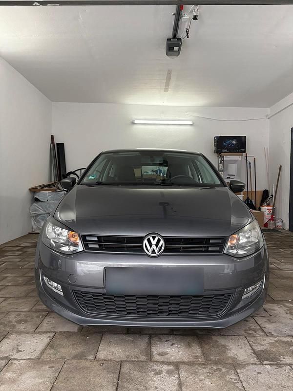 Gebraucht VW Polo 90 PS (66 kW) 2010 Grau Kleinwagen