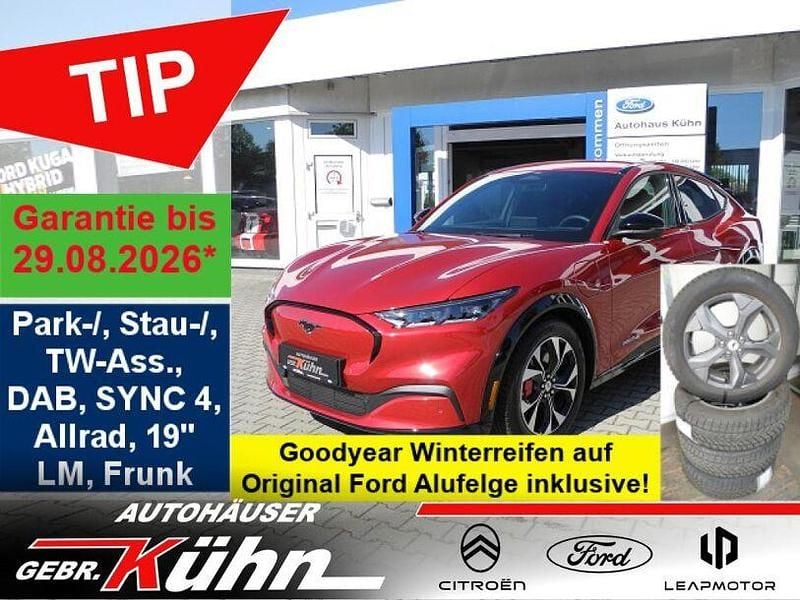 Lucidrot metallic Gebraucht 2022 Ford Mustang Mach-E SUV | 32.970 € - Bild 1/3