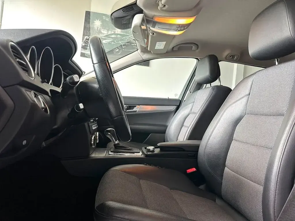 Gebraucht Mercedes C220 Avantgarde 170 PS (125 kW) 2014 Schwarz Limousine