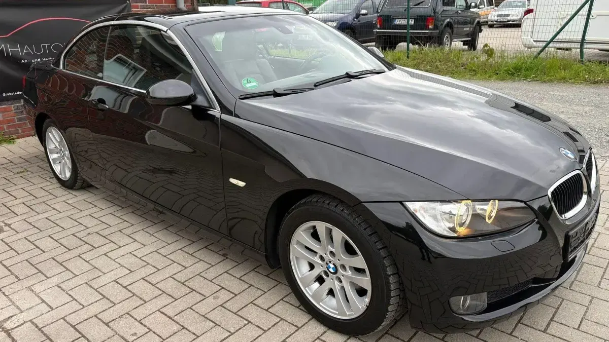 Gebraucht BMW 320 Cabriolet Comfort Edition 170 PS (125 kW) 2009 Schwarz Cabrio