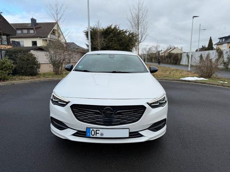 Gebraucht Opel Insignia Exklusiv 209 PS (153 kW) 2018 Weiß Limousine