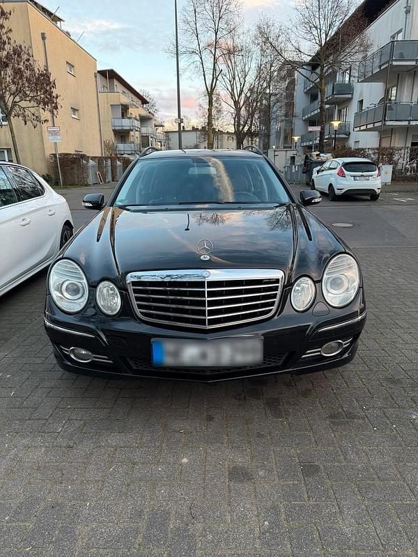 Gebraucht Mercedes E280 231 PS (169 kW) 2007 Schwarz Kombi