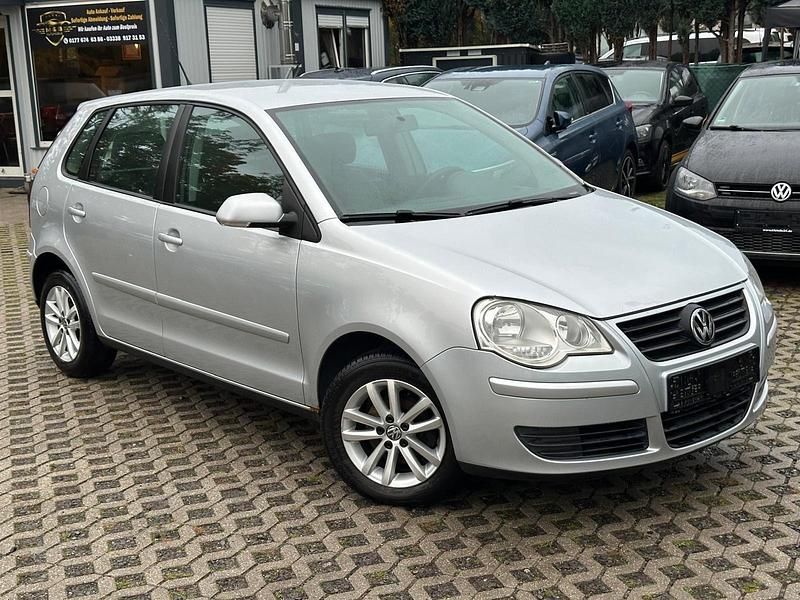 Silber Gebraucht 2007 VW Polo Trendline Kleinwagen | 3.690 € (Fairer Preis) - Bild 1/4
