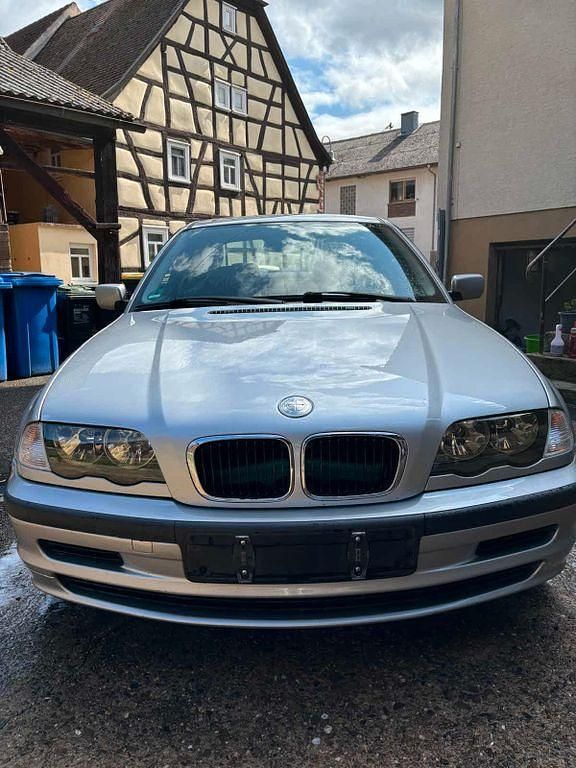 Grau Gebraucht 1999 BMW 316 Limousine | 3.000 € (Fairer Preis) - Bild 1/4