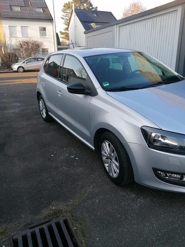 Second-hand VW Polo 69 CP (50 kW) 2012 Argintiu Hatchback