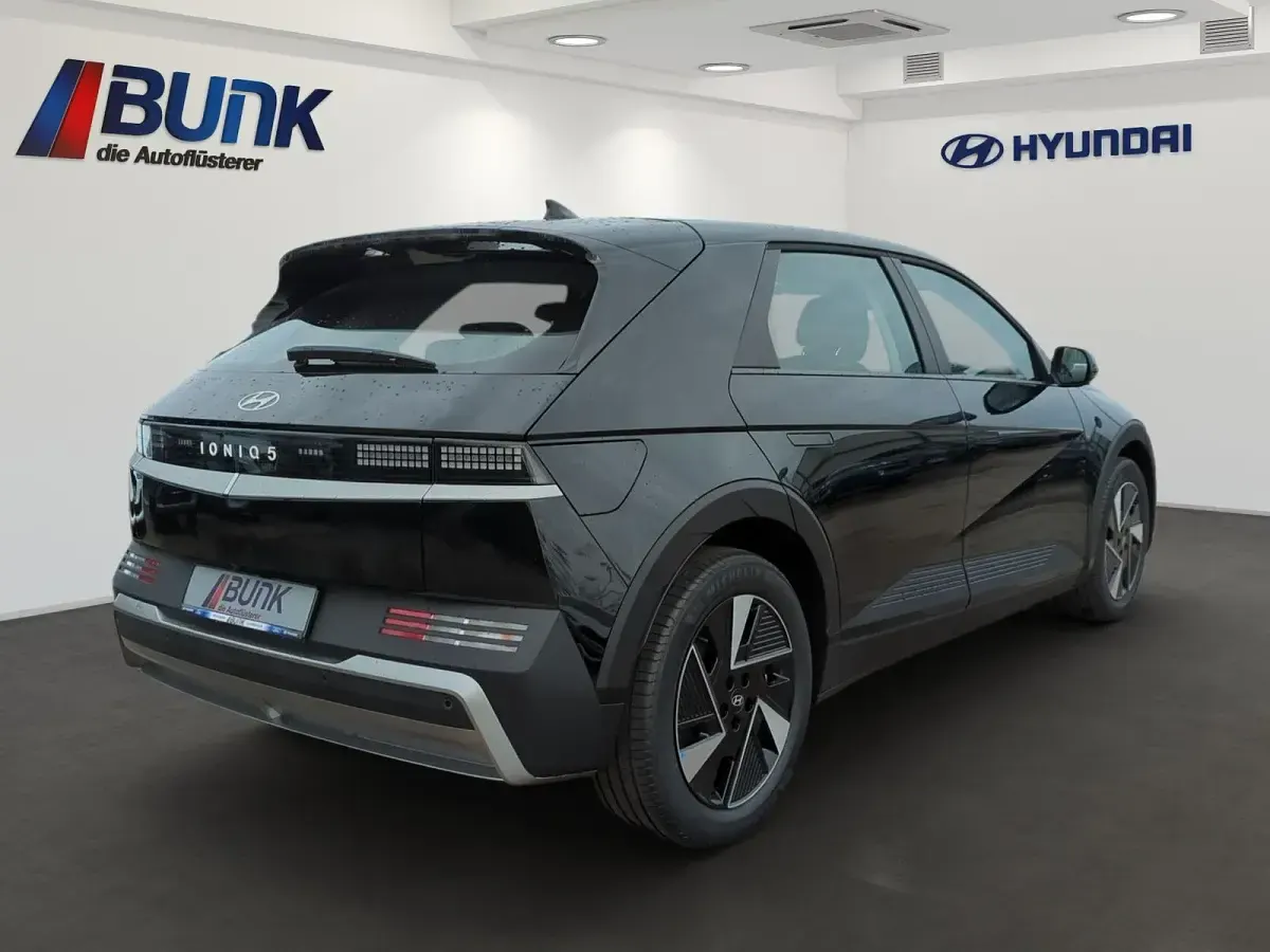 Neu Hyundai Ioniq 5 125 kW (170 PS) 2025 Abyss black SUV
