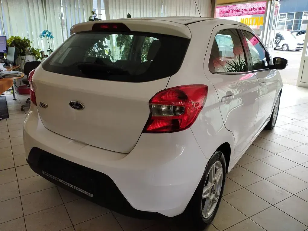 Gebraucht Ford Ka Plus Cool & Sound Edition 86 PS (63 kW) 2017 Weiß Kleinwagen