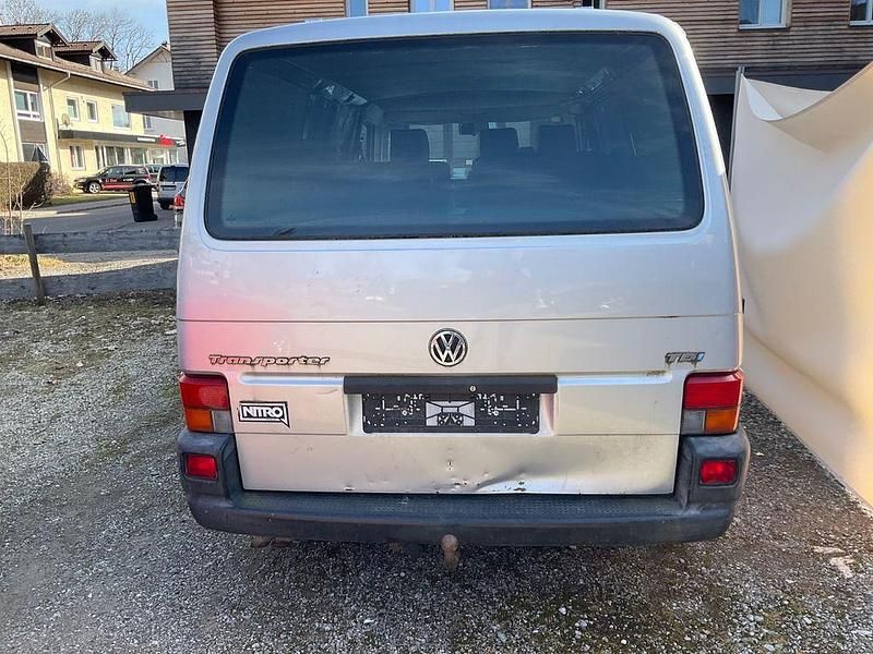 Gebraucht VW Transporter 88 PS (64 kW) 2001 Silber Van