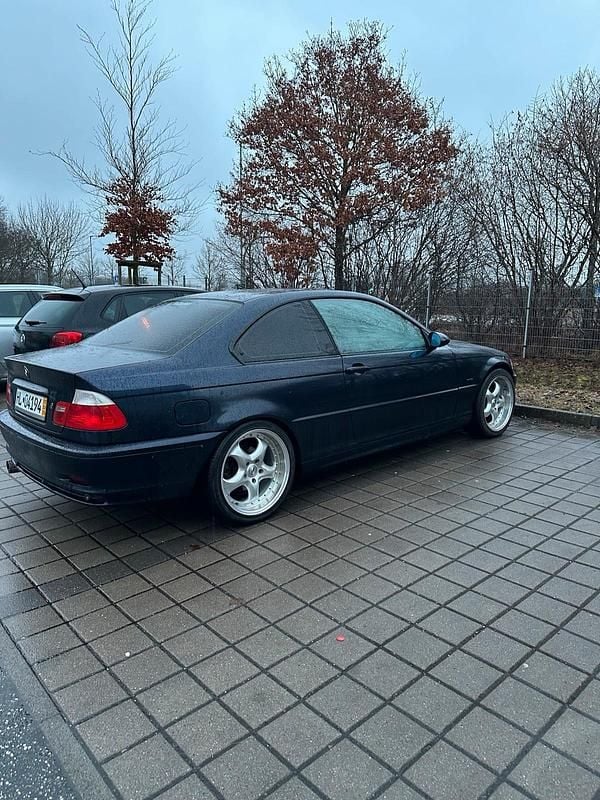 Gebraucht BMW 320 150 PS (110 kW) 2001 Blau Coupé