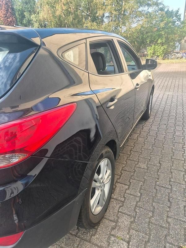 Gebraucht Hyundai ix35 115 PS (84 kW) 2012 Schwarz SUV