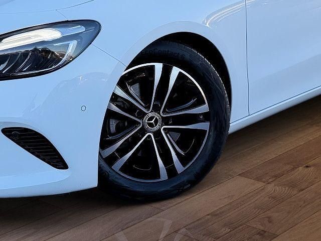 Weiß Gebraucht 2024 Mercedes B200 Progressive Van / Kleinbus | 29.920 € (Superpreis) - Bild 1/4