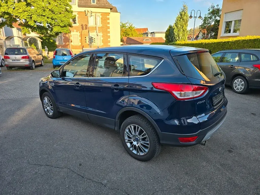 Gebraucht Ford Kuga Titanium 182 PS (133 kW) 2013 Blau SUV