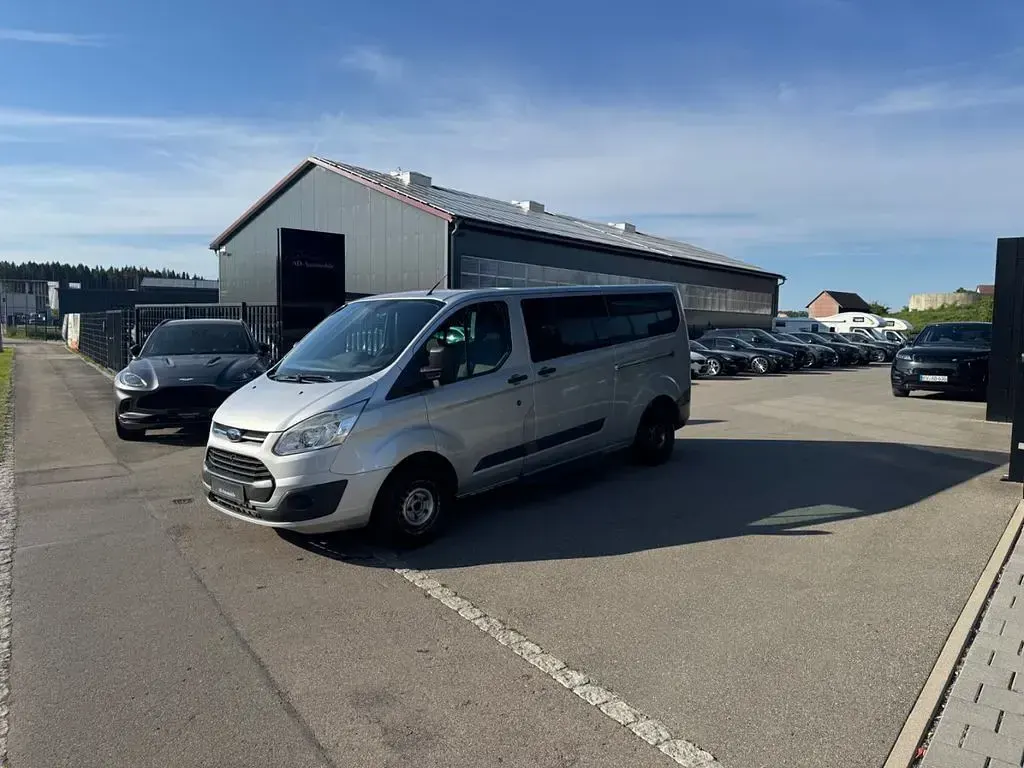 Gebraucht Ford Tourneo 155 PS (114 kW) 2013 Silber Van / Kleinbus