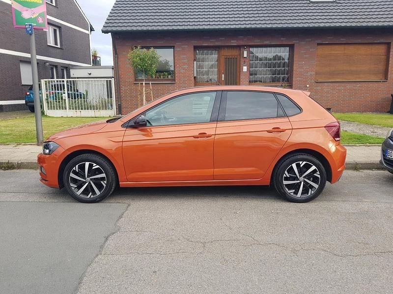 Orange Gebraucht 2018 VW Polo Edition Kleinwagen | 9.500 € (Guter Preis) - Bild 1/4