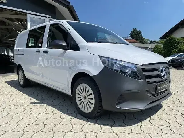 Gebraucht Mercedes Vito 163 PS (119 kW) 2026 Arktikweiß Van