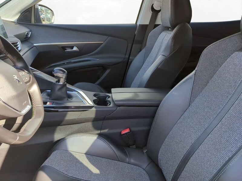 Gebraucht Peugeot 3008 Allure 131 PS (96 kW) 2016 Weiß SUV