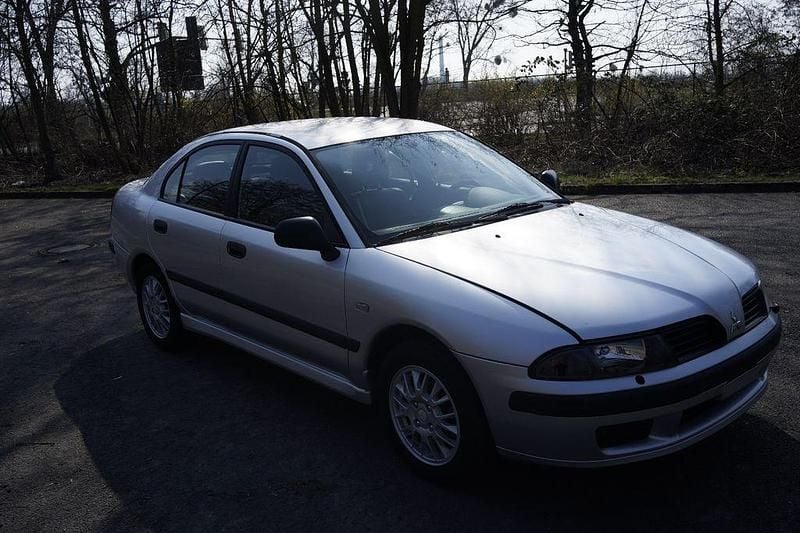 Gebraucht Mitsubishi Carisma 103 PS (75 kW) 2003 Silber Limousine